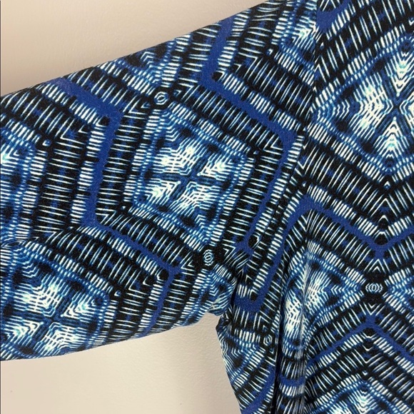 Rose & Olive Blue Graphic Asymmetrical 3/4 Sleeve Tunic Size 3X - Picture 10 of 10